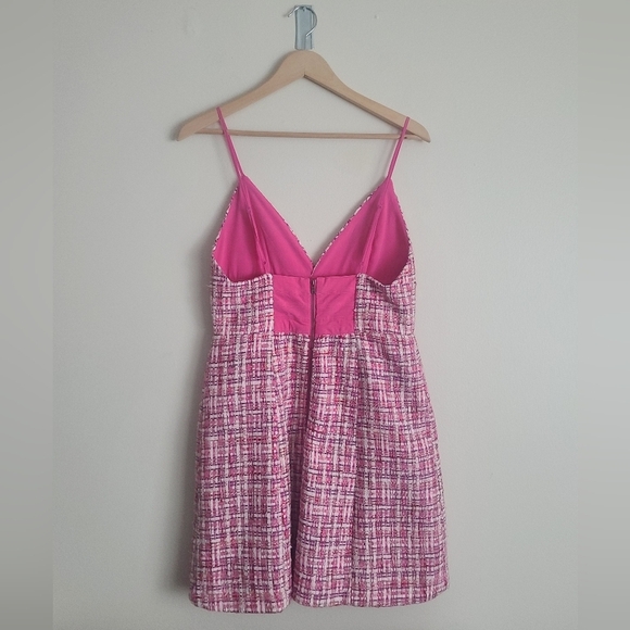 REVOLVE House of Harlow 1960. NWT. Candy Pink V-Neck Tweed. Dress Size M - Picture 2 of 10